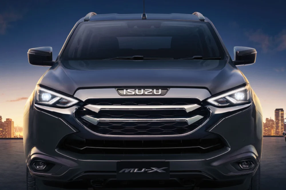 Isuzu MU‑X Facelift & Traga Special Edition Dipamerkan di GIIAS 2025: Strategi Ganda Isuzu untuk Segmen SUV & Niaga